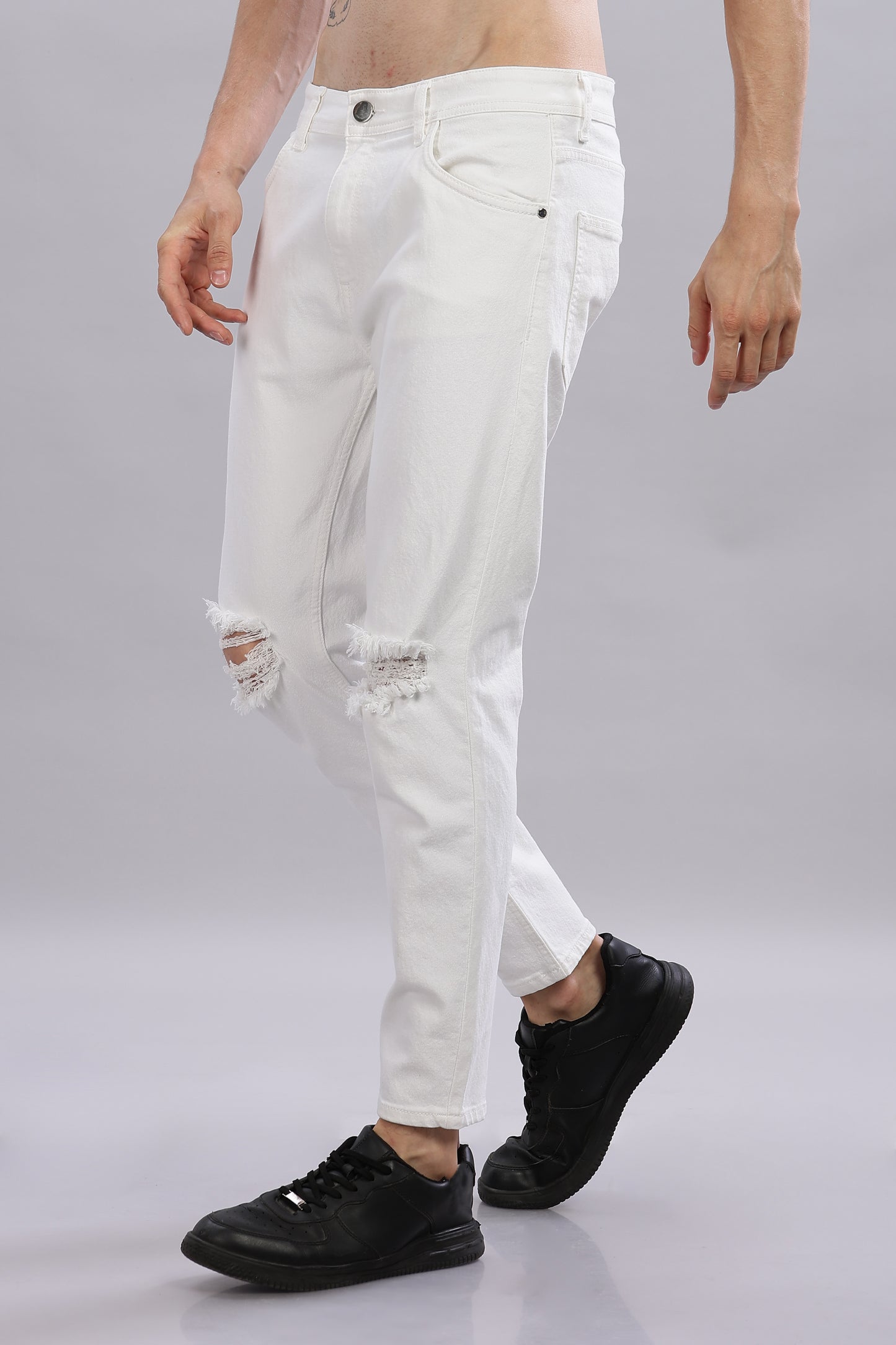 Knee-Torn White Ankel-Length Jeans