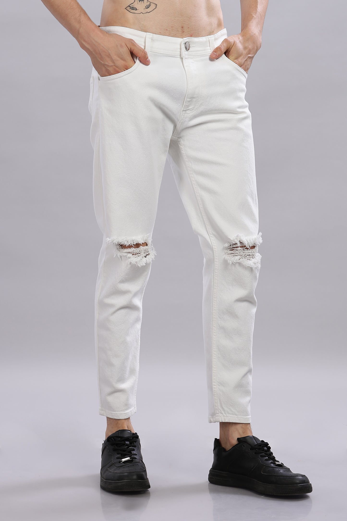 Knee-Torn White Ankel-Length Jeans